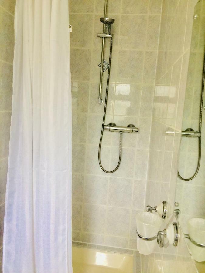 Trevelyan Hotel Ilford Ngoại thất bức ảnh
